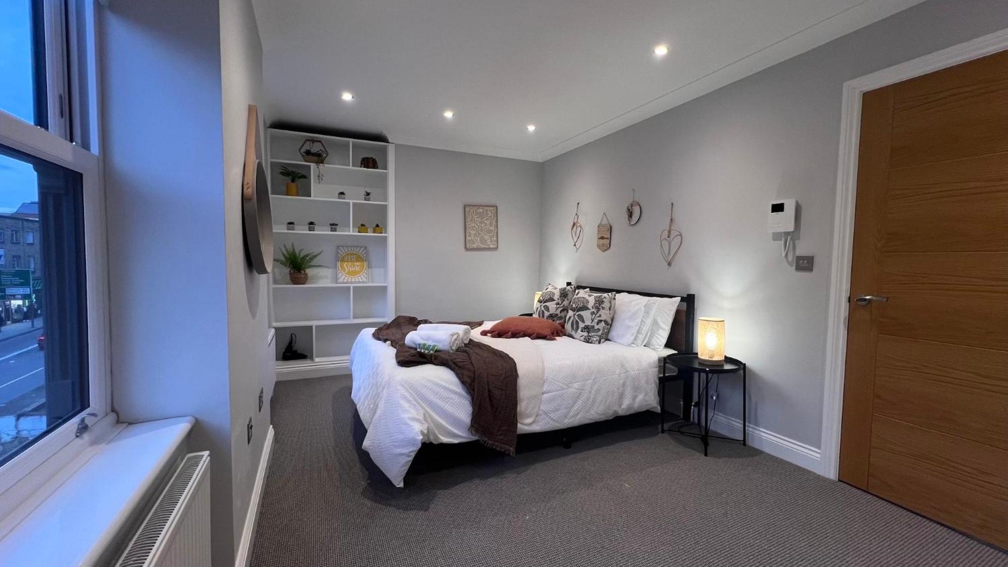 Beautiful Apartment In Camden Town Лондон Екстериор снимка