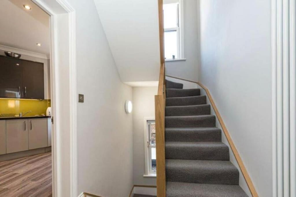 Beautiful Apartment In Camden Town Лондон Екстериор снимка